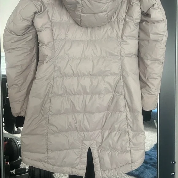 Canada Goose Women's Puffer Jacket in Cream - Picture 5 of 11